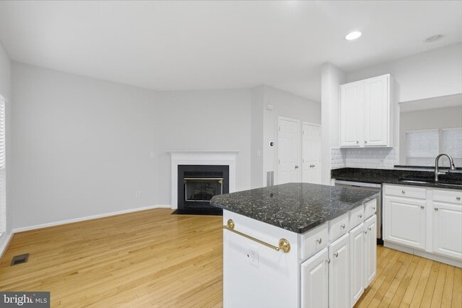 Photo - 45570 Trestle Terrace