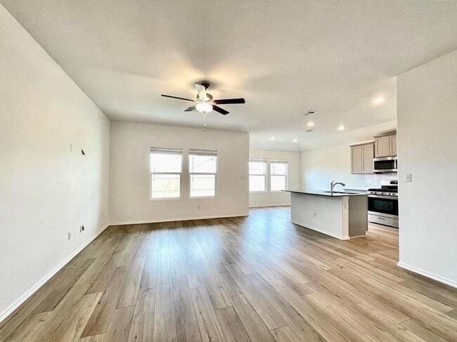 Photo - 431 Sebring Cir