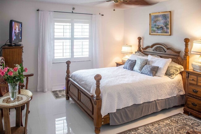 Photo - 275 Palm Ave Unit SI ID1631324P