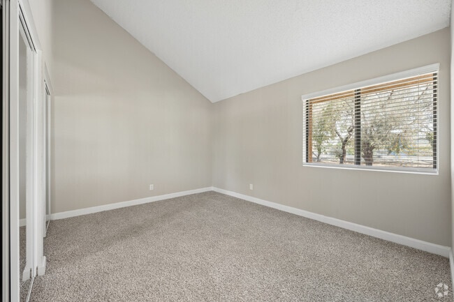 2BR, 2BA - 898SF - Primary Bedroom - Capes at Ventura
