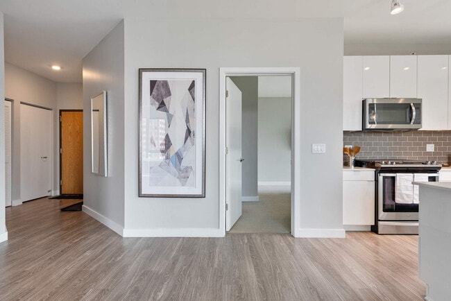 Photo - 823 N Clark St Unit ID1029622P