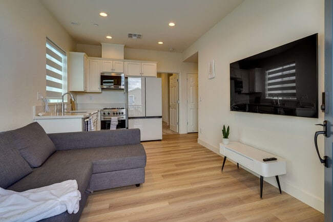 Building Photo - 3023 Neil Jerome Dr Unit SI FL2-ID1545980P
