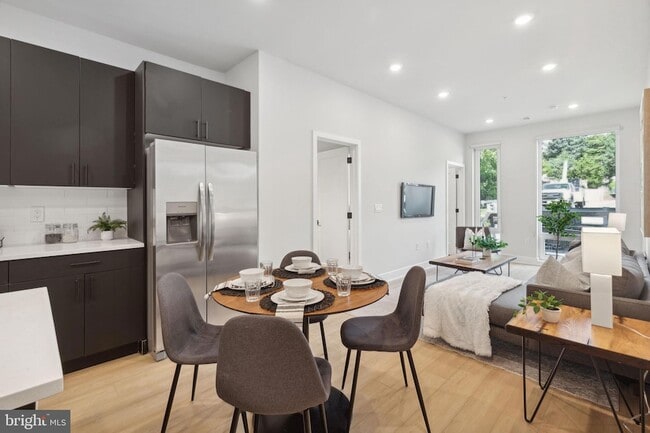 Building Photo - 6910 Ridge Ave Unit 220