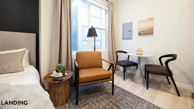 Building Photo - 3022 Zuni St Unit 206