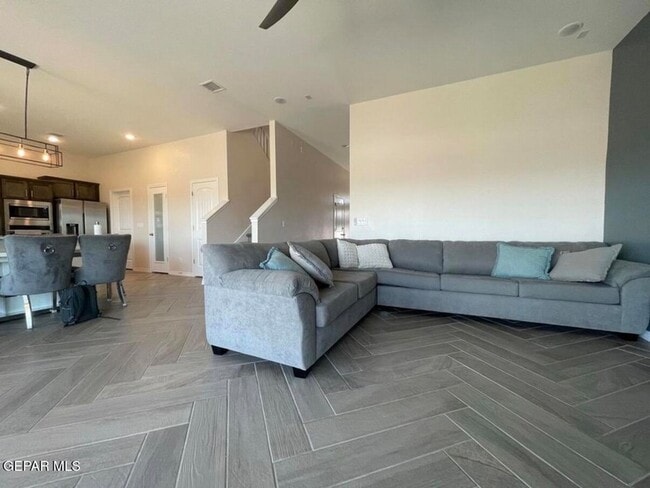 Photo - 420 Villa Socorro Pl
