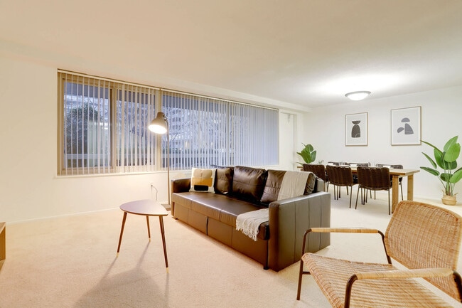 Building Photo - 1600 S Eads St Unit GO FL1-ID1022521P