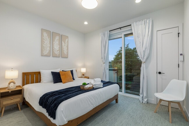 Photo - 129 11th Ave E Unit ID1375347P