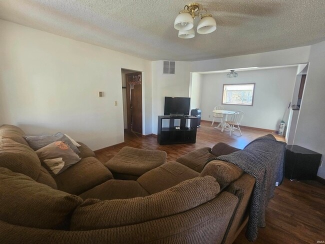 Photo - 4035 N Hinkle Rd