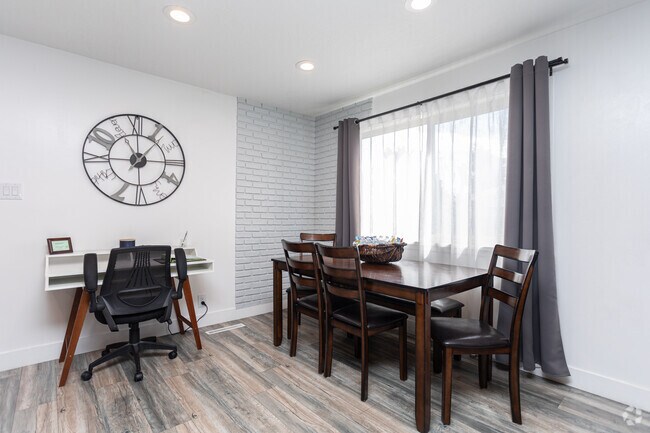 3BR, 2BA - 1,200SF - Dining Area - 1252 N Victoria Way