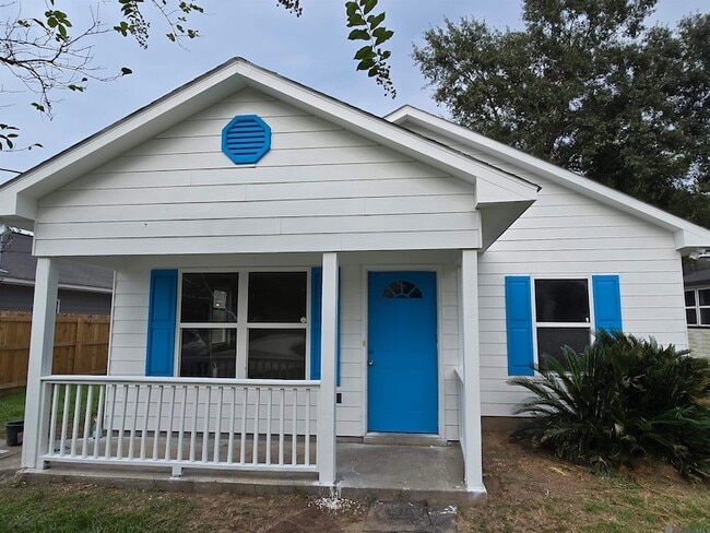 Building Photo - 9302 Chinn St