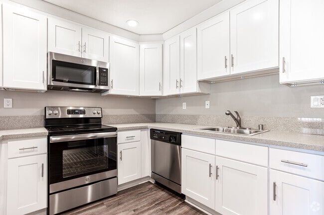 2BR, 1BA - 800SF - Vista Creek Apartments