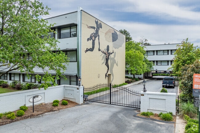 Photo - The House at Phipps