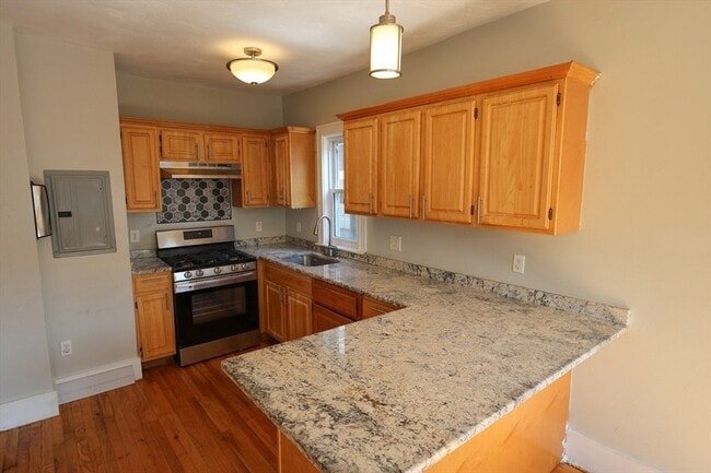 Building Photo - 275 Humboldt Ave Unit 2