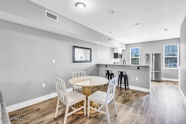 Photo - 112 E Orchard Loop