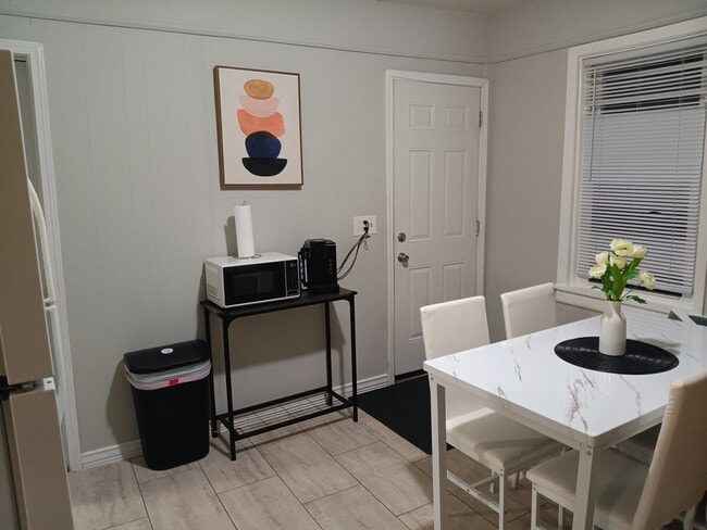 Photo - 125 Salina St Unit ID1373620P