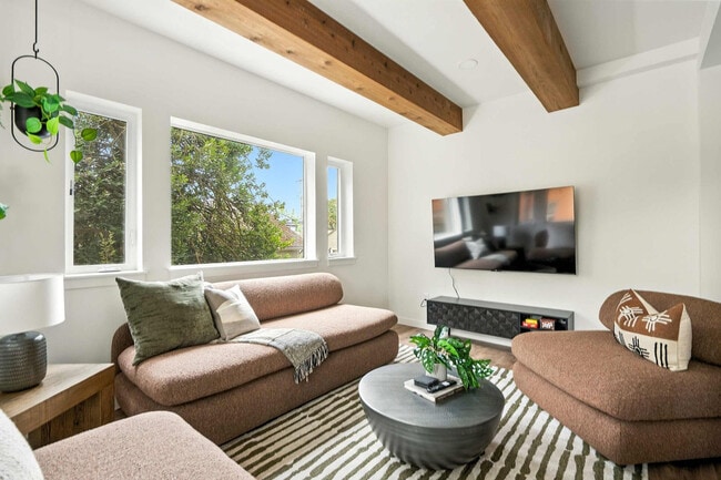 Photo - 925 NE 23rd Ave Unit ID1309878P