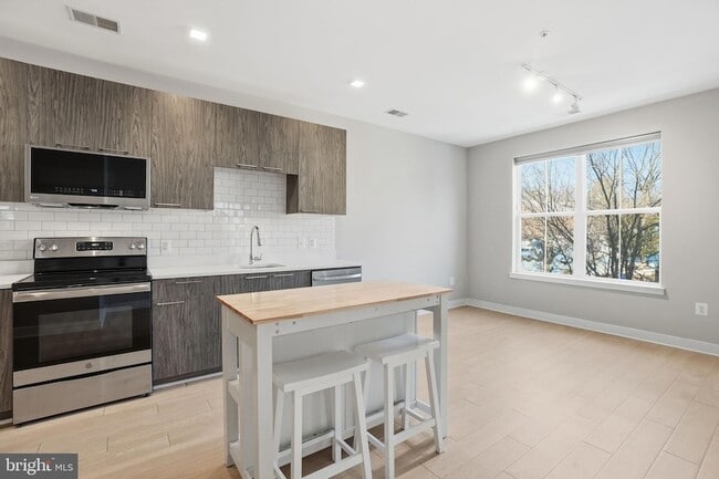 Photo - 989 S Buchanan St Unit 303