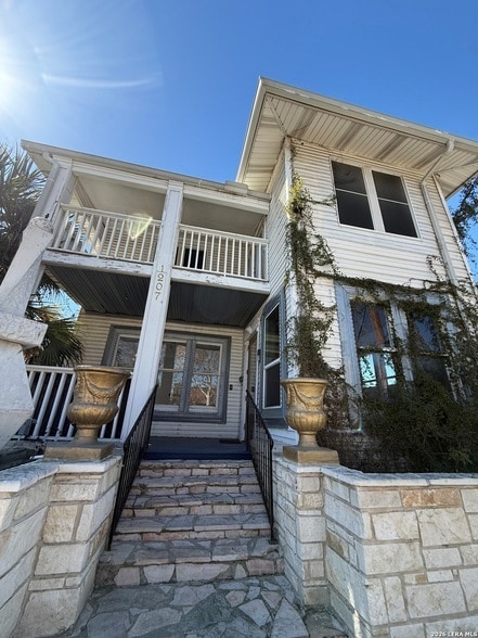 Building Photo - 1207 McCullough Ave