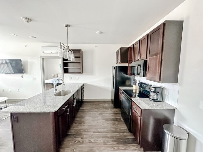 Photo - 111 E 4th St Unit SI ID1036787P