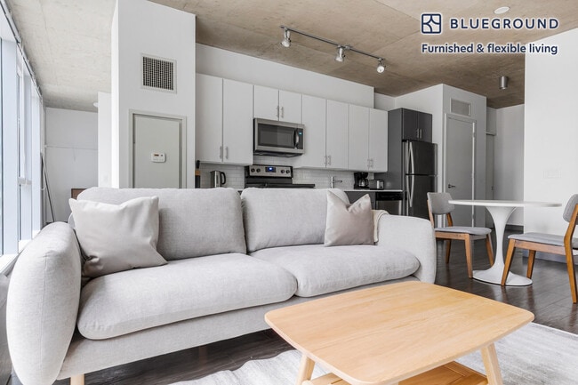 Photo - 215 W Lake St Unit FL12-ID1343