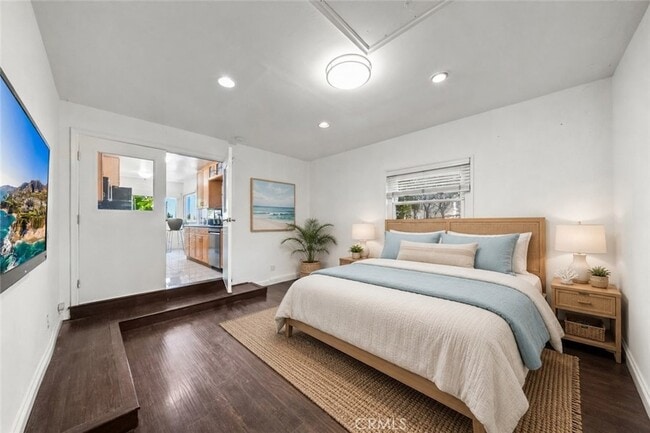 Photo - 1881 Glenneyre St