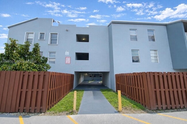 Photo - 1755 W 60th St Unit D212