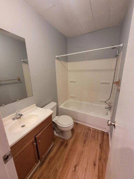 Photo - 407 Colville St