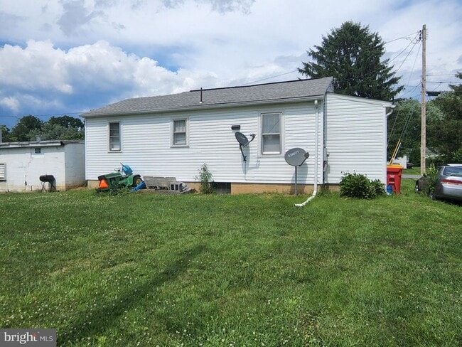 Photo - 100 S Buchannan St
