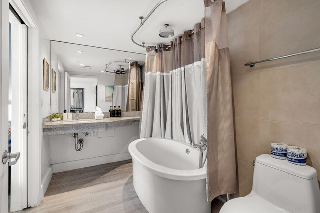 Photo - 1052 Ocean Dr Unit SI ID1540478P
