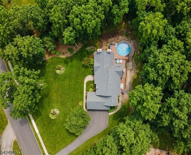 Building Photo - 11 Rosewood Ln