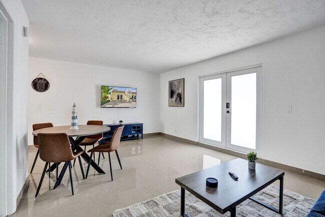 Photo - 905 N Federal Hwy Unit SI ID1504074P