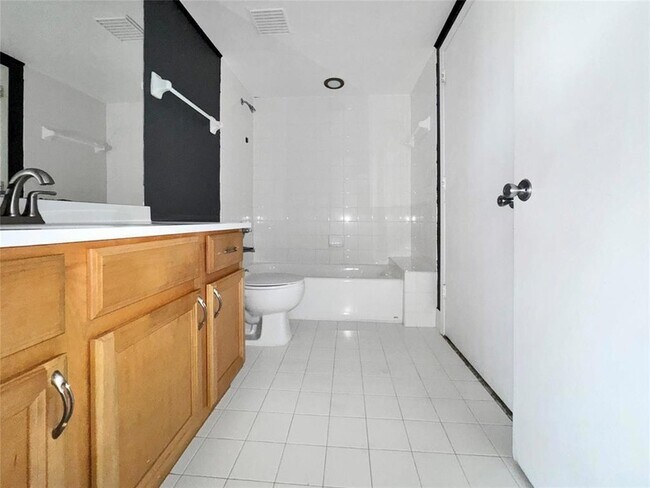 Photo - 200 E Dania Beach Blvd Unit 208