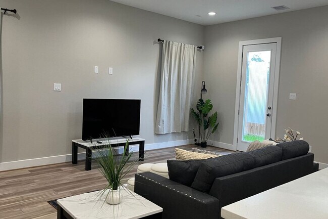 Photo - 3208 Bostic St Unit ID1254540P