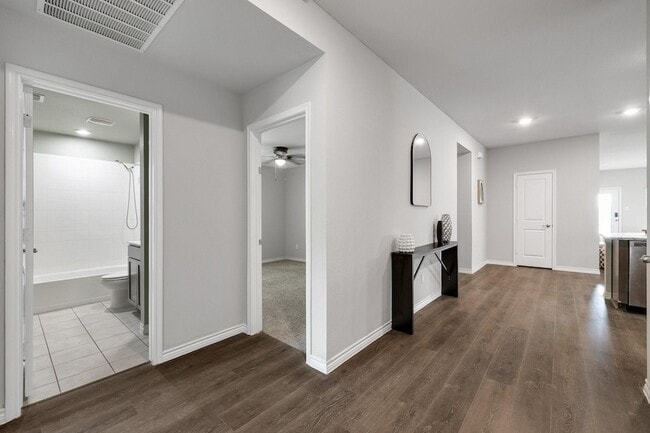 Photo - 410 Gunsmoke Trail