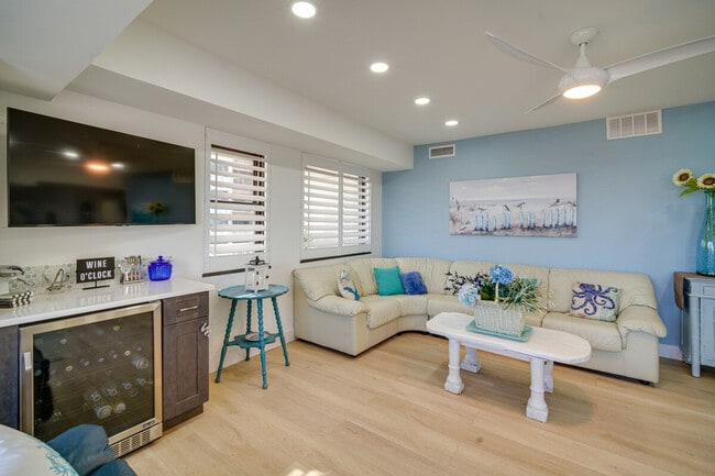 Building Photo - 3101 Boardwalk Unit ID1300019P