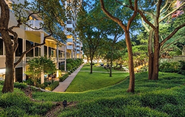 Building Photo - 3883 Turtle Creek Blvd Unit 1712