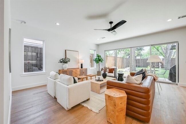 Photo - 6226 Lakeshore Dr