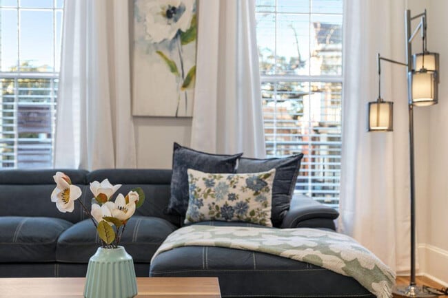 Photo - 1218 Carondelet St Unit ID1269945P