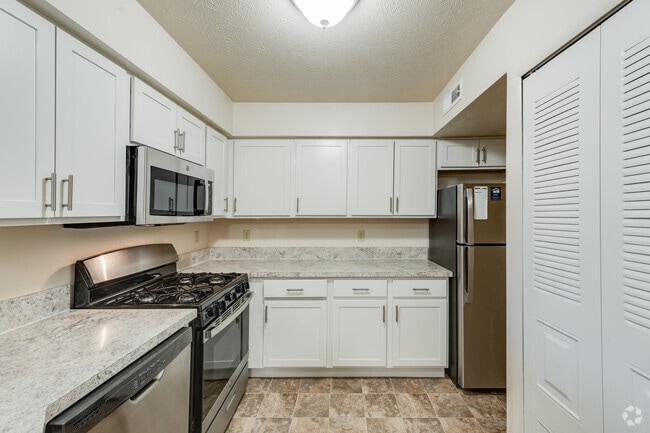 Photo - Arbor Lakes Apartments