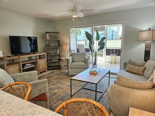 Photo - 744 Cadiz Rd