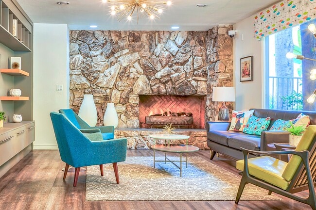 Building Photo - Rancho Los Feliz