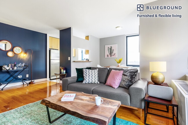 Photo - 235 W 48th St Unit SI FL17-ID141