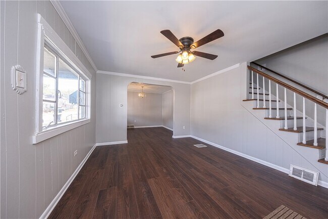 Photo - 741 Griffith St