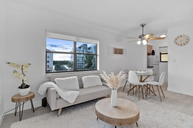 Photo - 321 Wilson St Unit ID1372326P