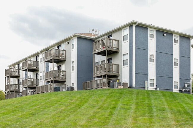 Building Photo - Life at Highland Village