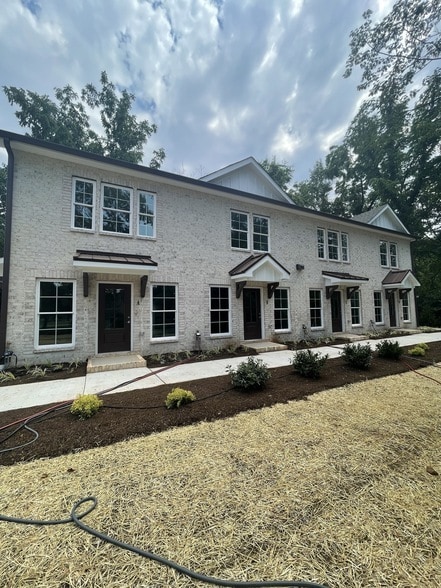 Building Photo - 208 Power Ave