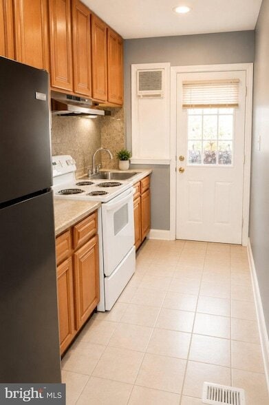 Photo - 59 Galveston Pl SW Unit 2