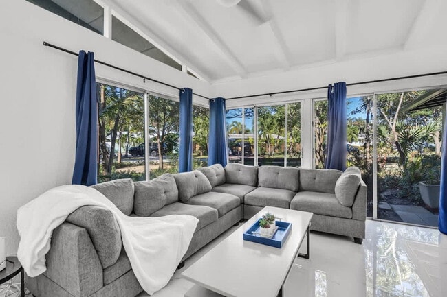 Photo - 714 NE 17th Ct Unit ID1372340P