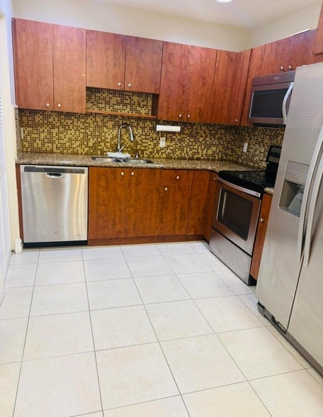 Photo - 1005 Manor Dr