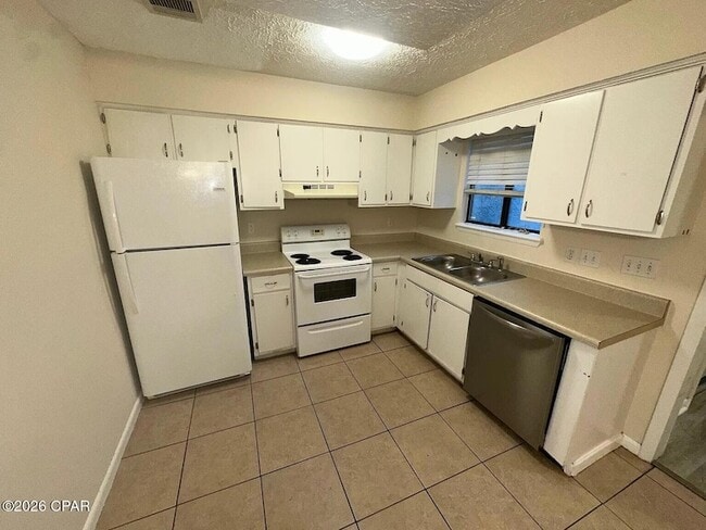 Photo - 3910 Venetian Cir